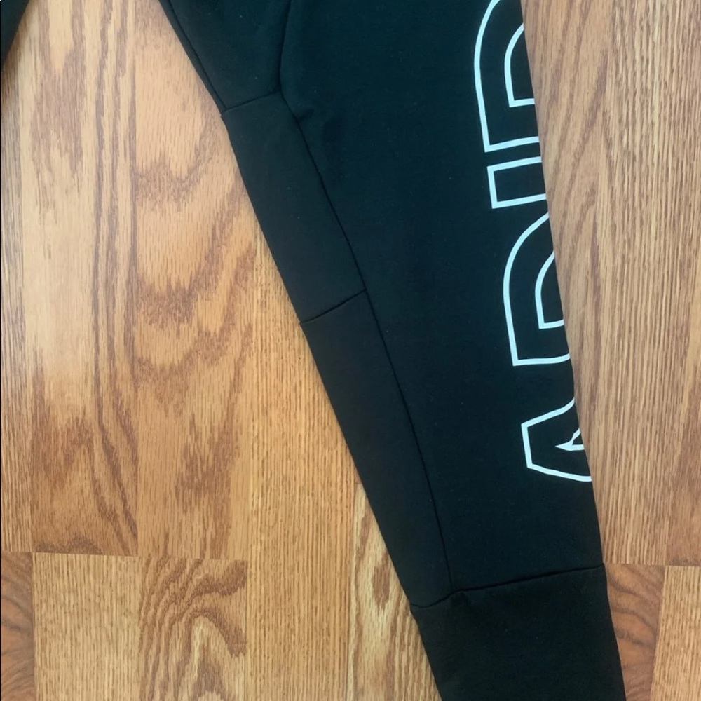 (SOLD) Adidas Logo Leggings - Picture 12 of 12